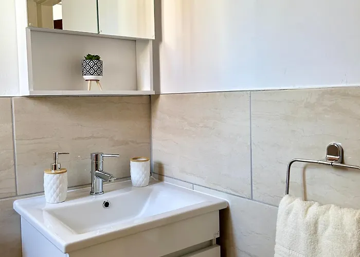 Charming 1-br Near Centre, Marina And Beaches - Perfect For Couples, Business Or Solo Travellers * Limassol