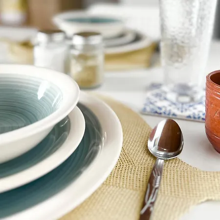 Charming 1-br Near Centre, Marina And Beaches - Perfect For Couples, Business Or Solo Travellers Διαμέρισμα