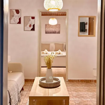 Апартаменты Charming 1-Br Stay Near City Centre, Marina And Beaches By Cyprus Horizons - Perfect For Couples, Business Or Solo Travellers *