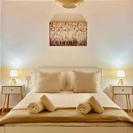Апартаменты Charming 1-Br Stay Near City Centre, Marina And Beaches By Cyprus Horizons - Perfect For Couples, Business Or Solo Travellers *