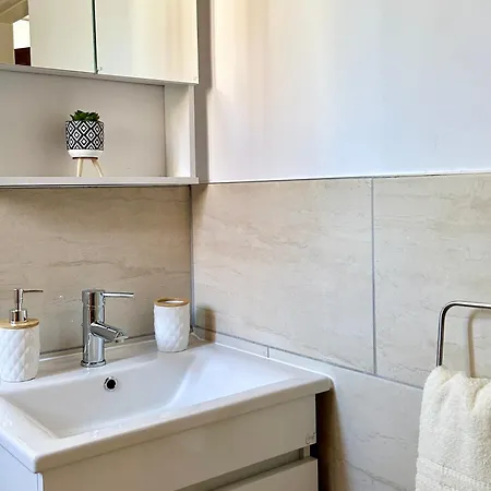 Charming 1-br Near Centre, Marina And Beaches - Perfect For Couples, Business Or Solo Travellers * Limassol