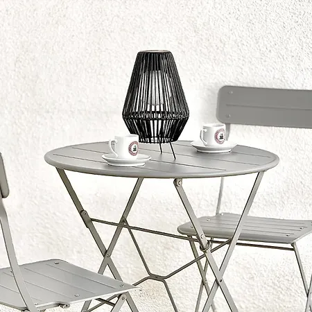 Charming 1-br Near Centre, Marina And Beaches - Perfect For Couples, Business Or Solo Travellers Διαμέρισμα *