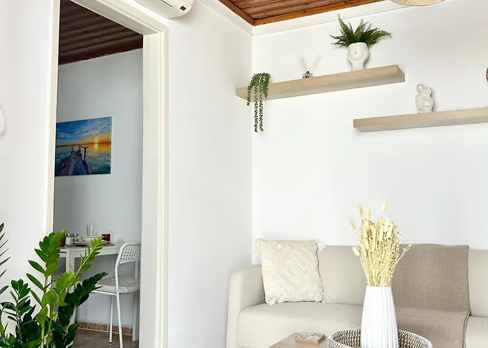 Charming 1-br Near Centre, Marina And Beaches - Perfect For Couples, Business Or Solo Travellers Lemesos