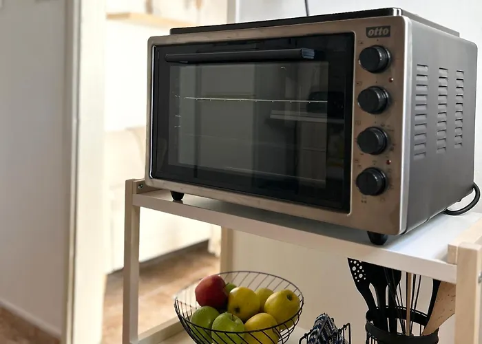 Charming 1-br Near Centre, Marina And Beaches - Perfect For Couples, Business Or Solo Travellers * Lemesos