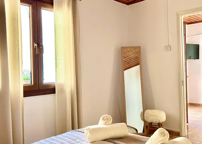 Charming 1-br Near Centre, Marina And Beaches - Perfect For Couples, Business Or Solo Travellers Apartmán Lemesos