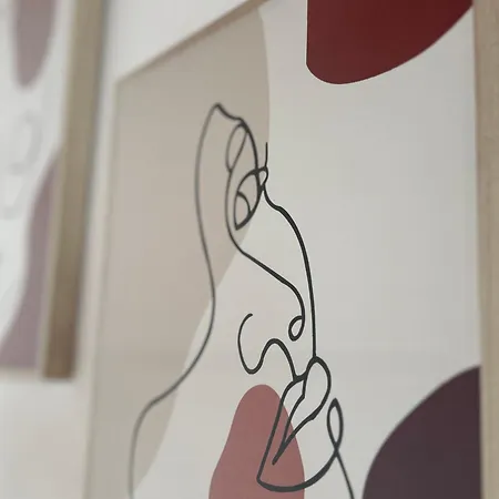 Appartement Charming 1-br Near Centre, Marina And Beaches - Perfect For Couples, Business Or Solo Travellers